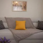 Erato 2 Cosy By Homesh *