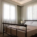 Erato 2 Cosy By Homesh *