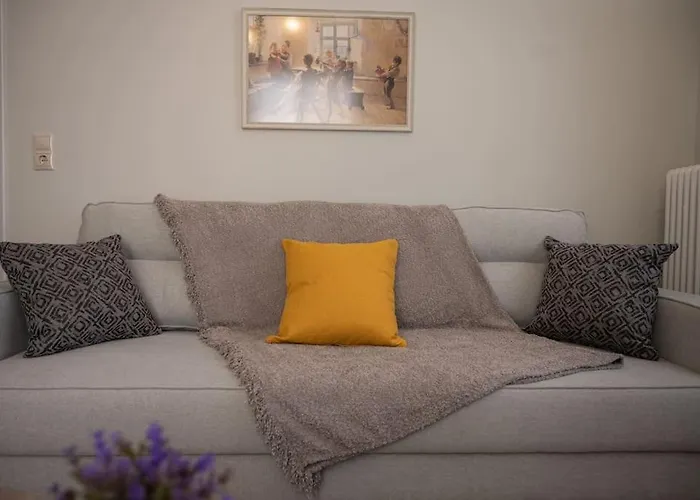 Erato 2 Cosy By Homesh *