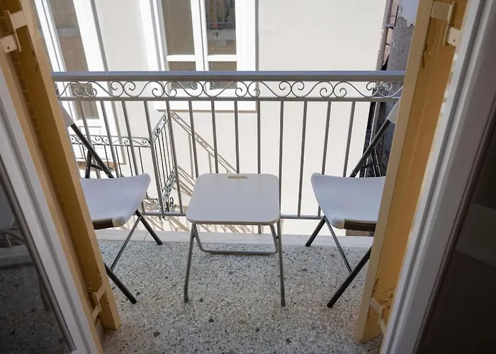 Erato 2 Cosy By Homesh