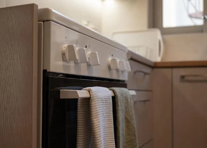 Erato 2 Cosy By Homesh