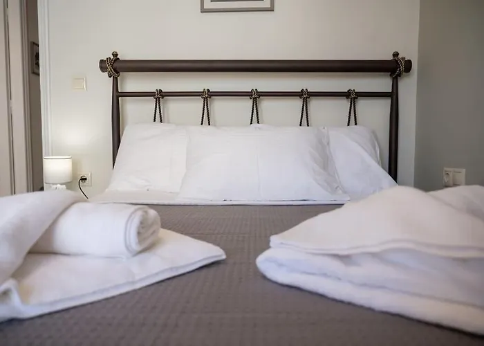 Erato 2 Cosy By Homesh *